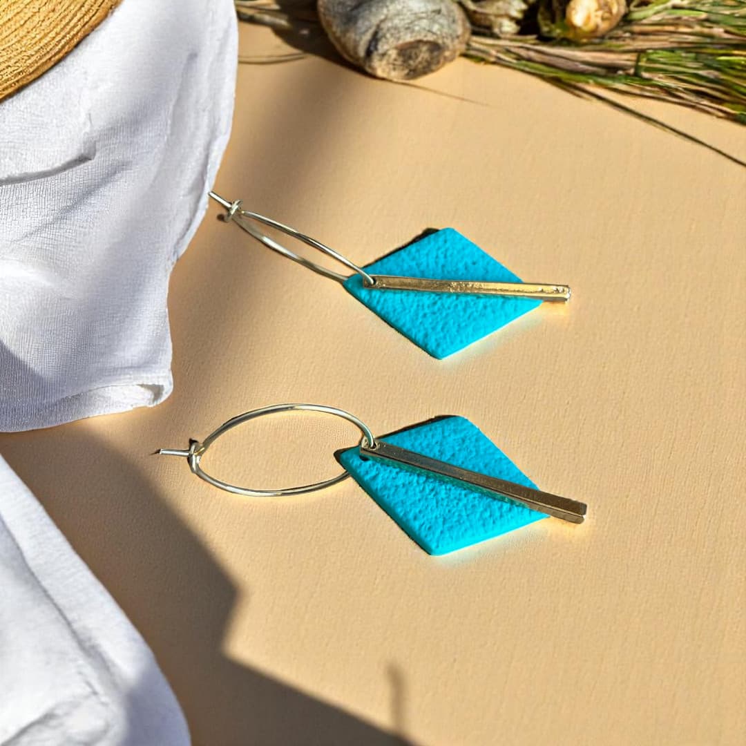 Boucles d’oreilles Solène – design graphique en polymère texturé et doré 24k – ATMY Bijoux