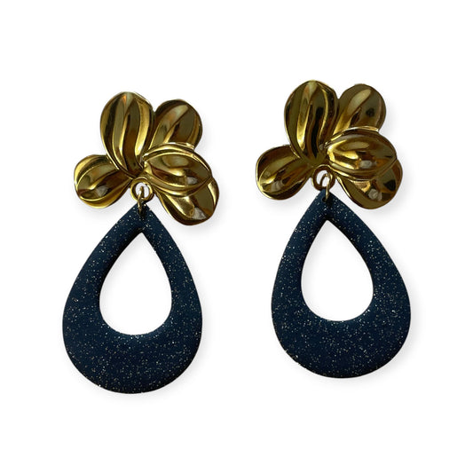 Boucles d’oreilles Daphné fleur dorée et pendentif rouge – ATMY Bijoux