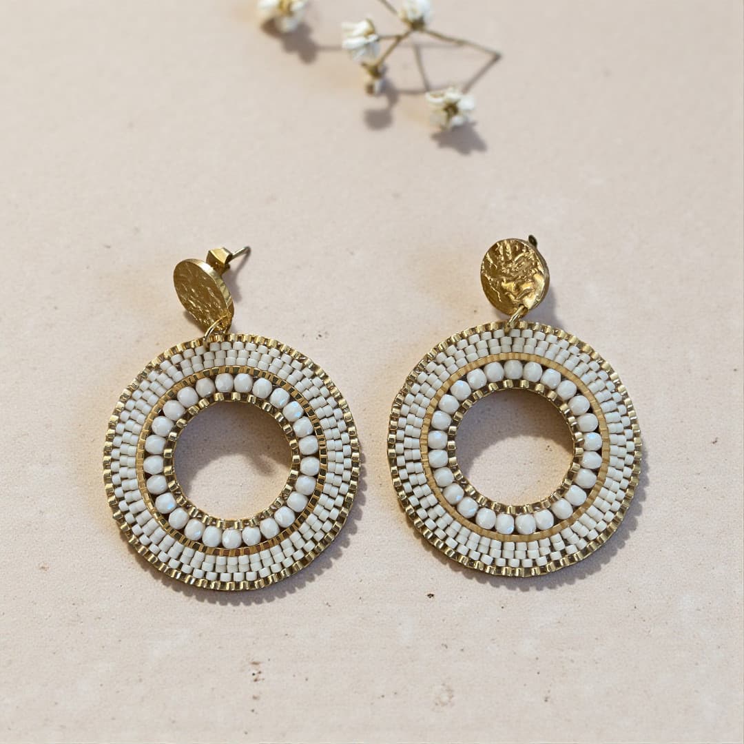 Boucles d’oreilles Grace crème tissées à la main en perles Miyuki Delica et perles de Bohème