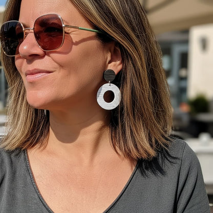 Boucles d'oreilles argile polymère blanc et noir fait main