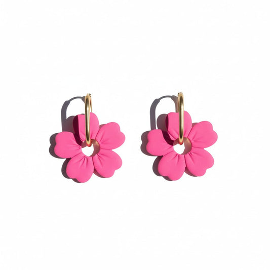 Boucles d'oreilles fleur en pate polymere fuchsia
