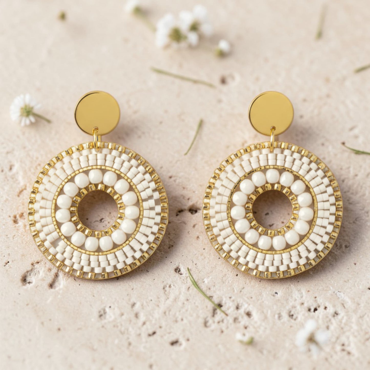 Boucles d'oreilles en perles Miyuki crème tissage à la main