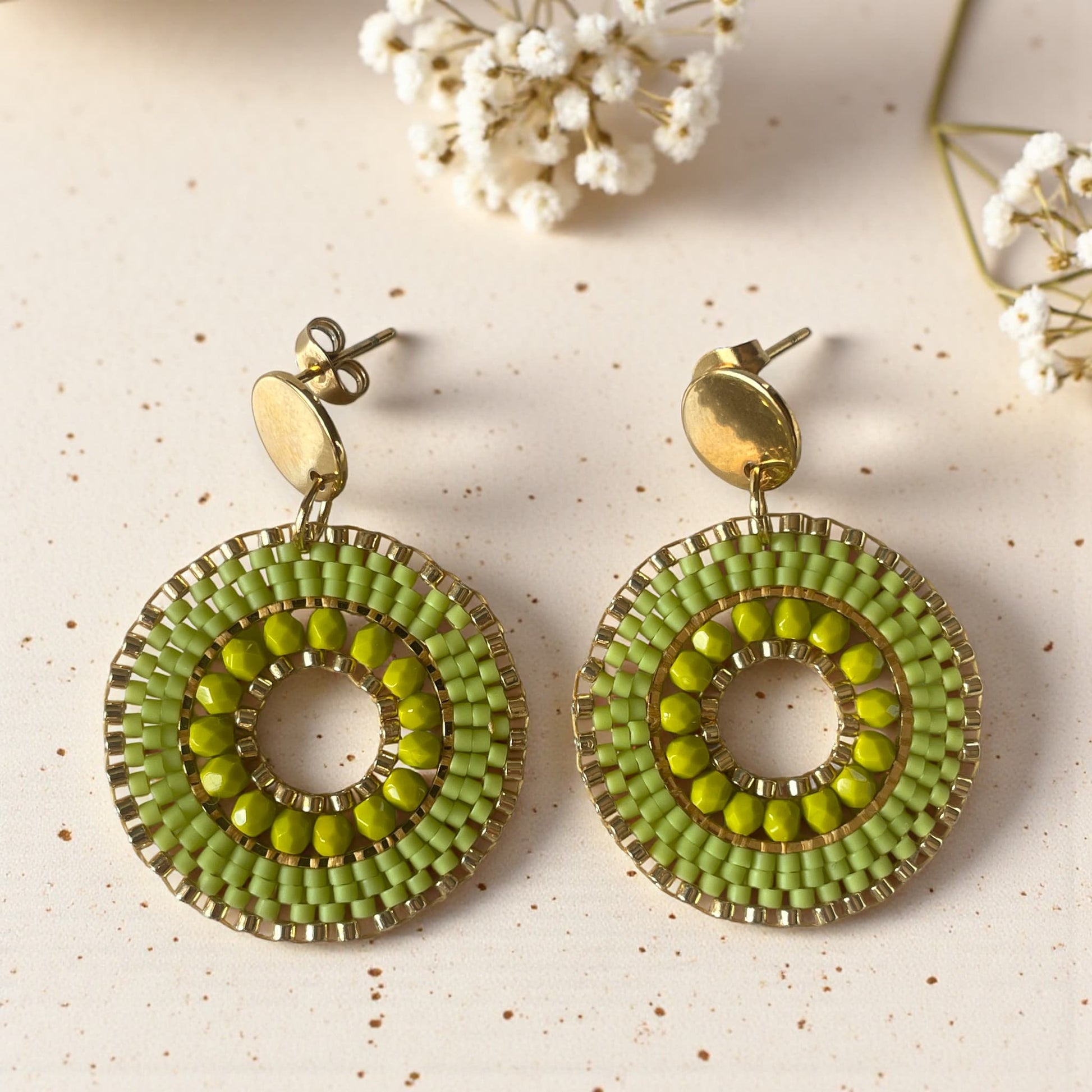 Boucles d'oreilles en perles Miyuki olive tissage à la main