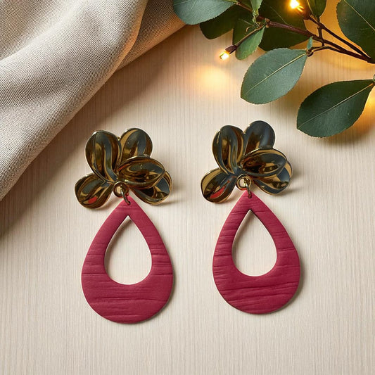 Boucles d’oreilles Daphné fleur dorée et pendentif rouge – ATMY Bijoux
