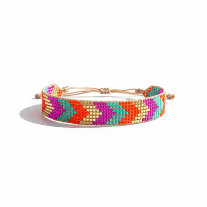 Gros plan tissage artisanal perles Miyuki Delica - Bracelet Iori ATMY