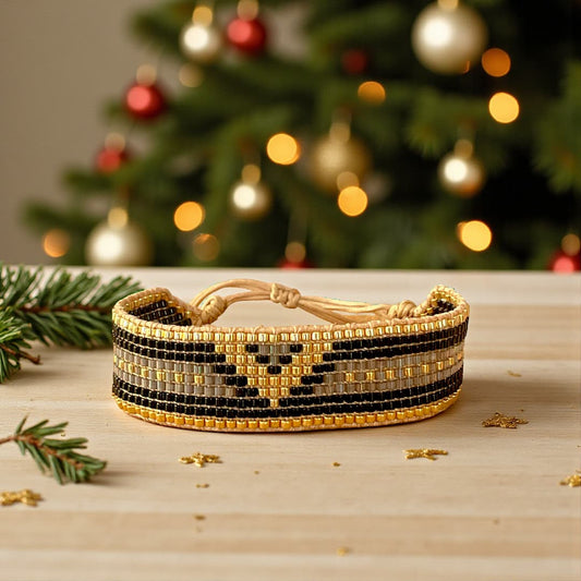 Bracelet Néos en perles Miyuki dorées, noires et grises satinées, tissé à la main.