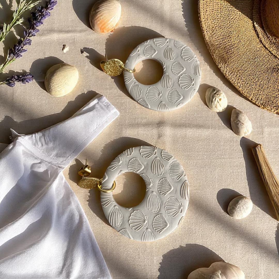 Bijoux artisanaux coquillage en pâte polymère couleur latte clair