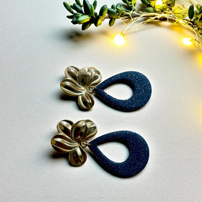 Boucles d’oreilles Daphné fleur dorée et pendentif rouge – ATMY Bijoux