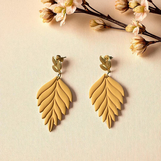 boucles d’oreilles Élora moutarde doré en pâte polymère – ATMY Bijoux